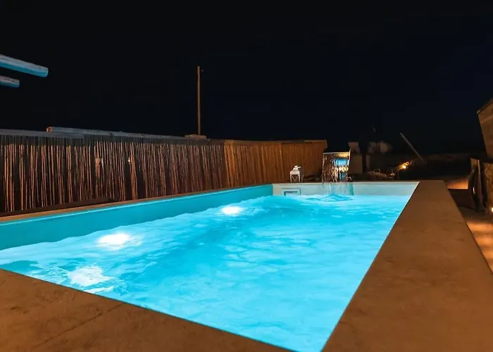 Huge Mykonos. Ideal For 8-12 Guests בית נופש